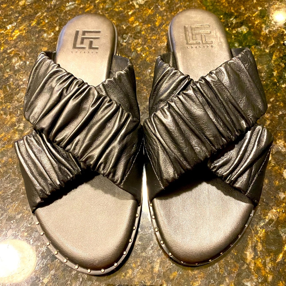 LF/Life black leather slide size 7